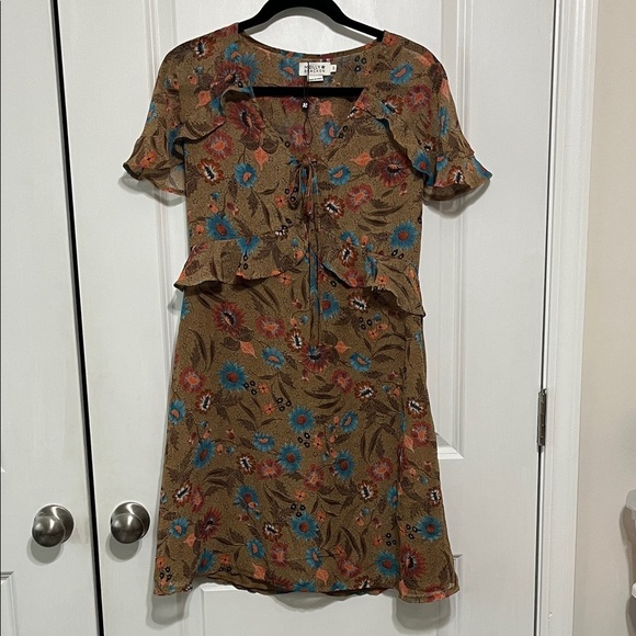 Molly Bracken Dresses & Skirts - Molley Bracken Brown Peplum Waist Floral Dress Sz Small